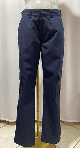 Modelo de calça confeccionado pela Jaan — referência 10