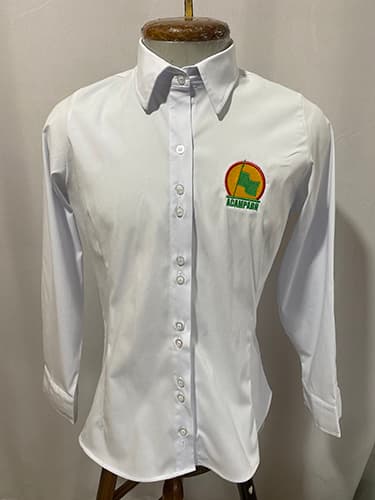 Modelo de camisa confeccionado pela Jaan — referência 17