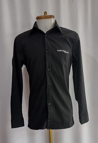 Modelo de camisa confeccionado pela Jaan — referência 20