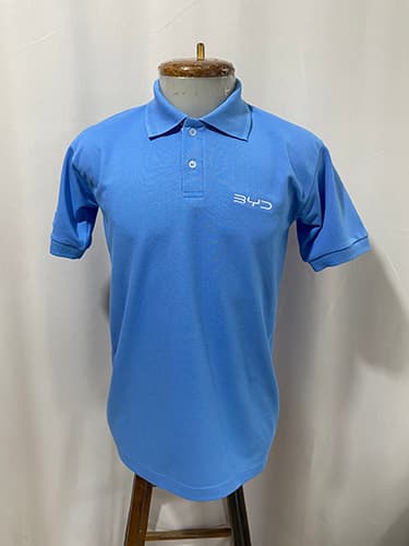 Modelo de polo confeccionado pela Jaan — referência 64